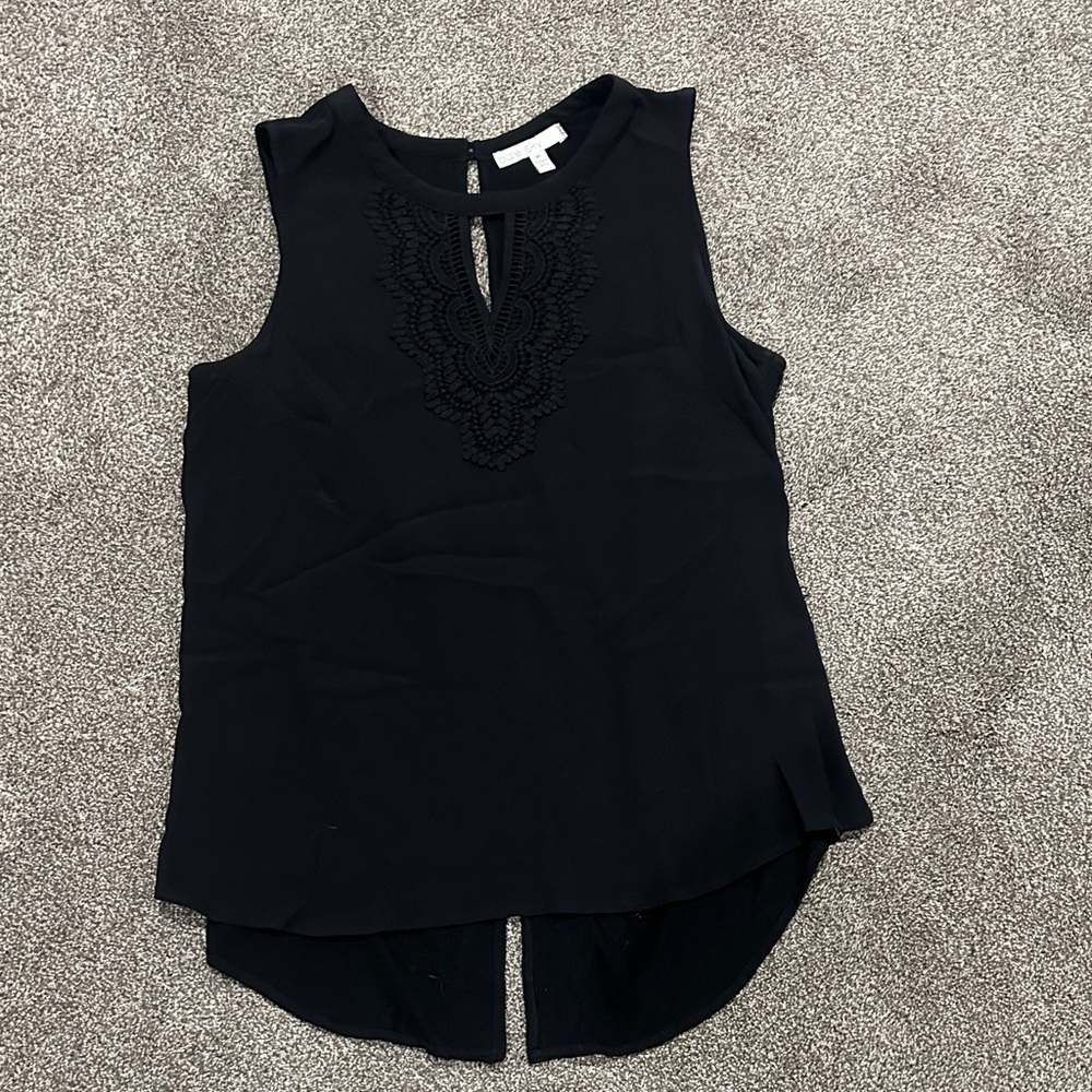 Chic Black Sleeveless Blouse